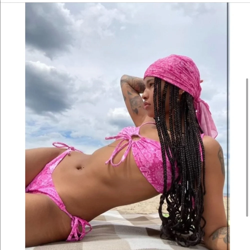 Pink paisley 3 piece bikini set - Picture 5 of 11